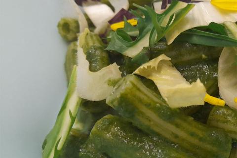 Maccheroni Cappelli al pesto di spinaci e erbe amare