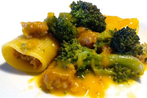 Da Casa Latini schiaffoni crema di zucca, broccoli e salsiccia sfumata all'arancia