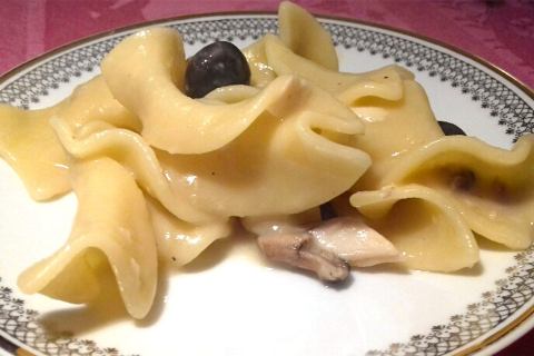 Trucioli con crema di cannellini, pioppini e piccola trota dei Sibillini