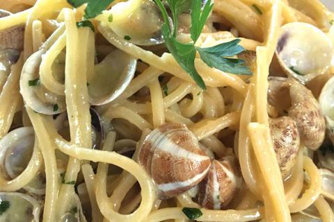 Chitarra con le vongole, un classico di Fondaloro, Senigallia