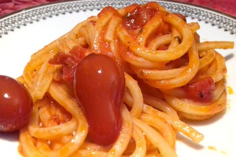 Nel classico Sabato a Casa Latini oggi si suona la Chitarra...