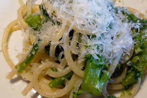 La nostra Domenica ha il profumo degli spaghetti Cappelli cotti nell'acqua delle cime di rape...
