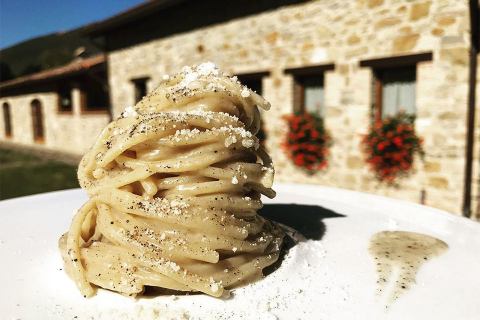 Chitarra cacio&pepe di Paolo Paciaroni è con la salvia. Da provare.