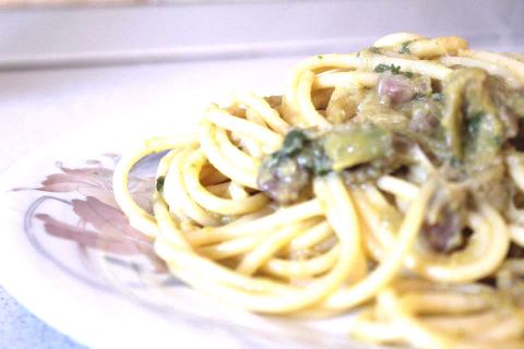 La carbonara di Maurizio Digiuni di questi tempi è con i carciofi