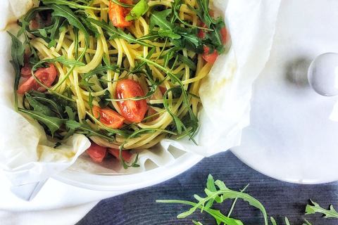 Spaghetti con rucola e pomodorini. Buon Compleanno Michele Latini! Grazie Antonio Paolino