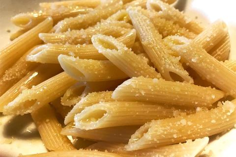 Della serie #lericettedegliamici: le penne olio e parmigiano di Lorenza Cappelli