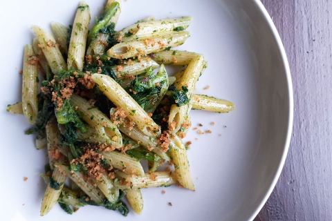 Penne con crema di cime rape, quelle buone, e alici, Marco Domenella