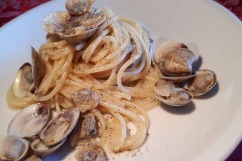 Casa Latini, vongole grandi e pepe nero 