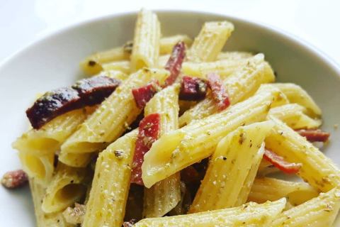 Penne con pesto di paccasassi e julienne di prosciutto croccante, Marco Domenella