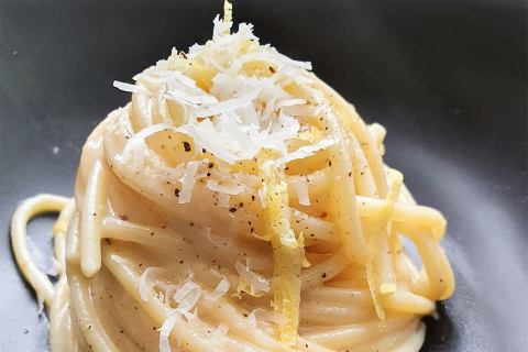 Il cacio e pepe scomposto di Simone De Siato