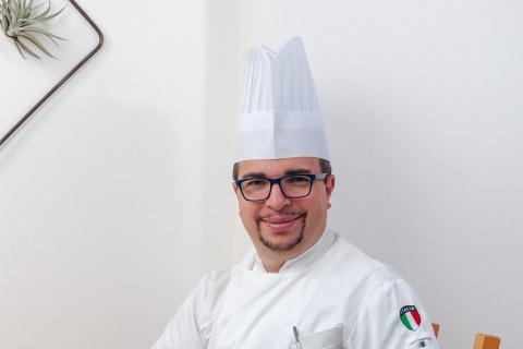Difficile che gli scappi un sorriso...