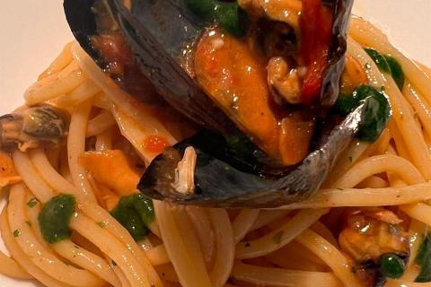 Grandi con le cozze e il pesto di prezzemolo...