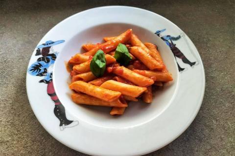 Due cuori, due penne al pomodoro