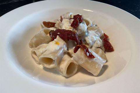 Baccalà alla vicentina, pomodori secchi e paccheretti...
