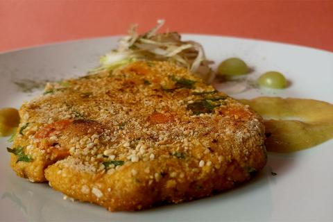 Schiacciata di carote e spinaci, salsa d'uva senapata