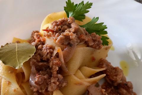 Pappardelle al ragù di lepre firmate da Vincenzo Gagliardini