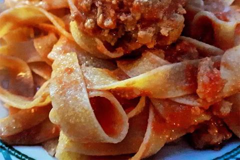 Da Diego Borghese le fettuccine con le polpette